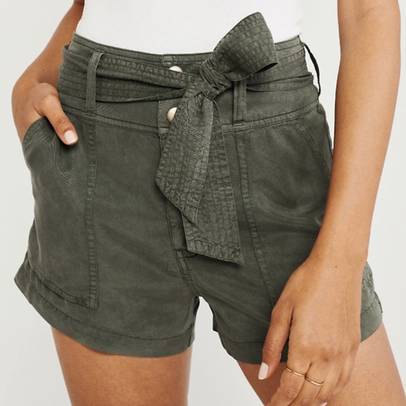 A&F High-waist Shorts - Picture 2 of 4